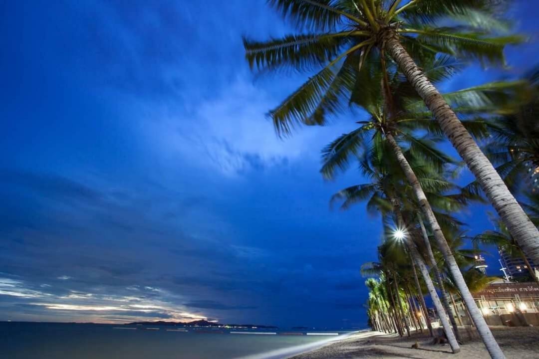 Ar Aeras Pattaya Apartment Bagian luar foto