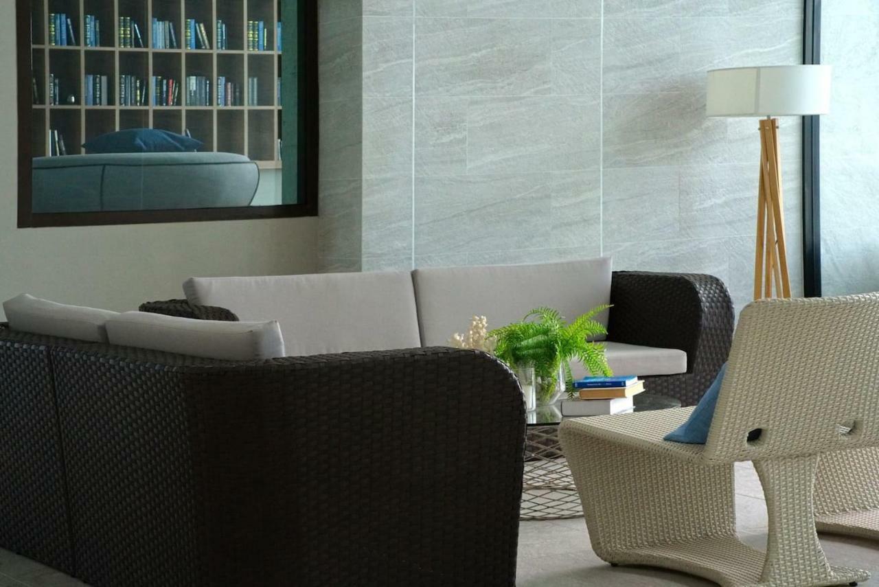 Ar Aeras Pattaya Apartment Bagian luar foto